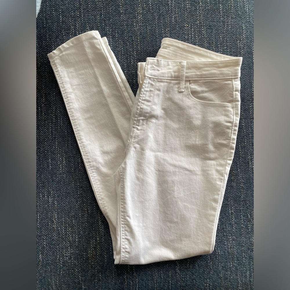 NWOT white old navy jeans size 10 perfect condition